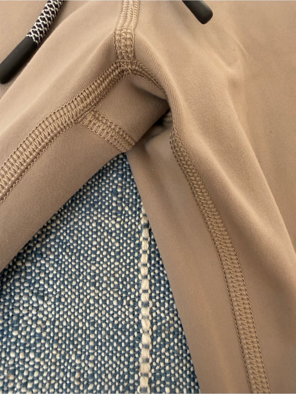 Vuori Taupe Leggings with Dark Trim - Picture 2 of 6